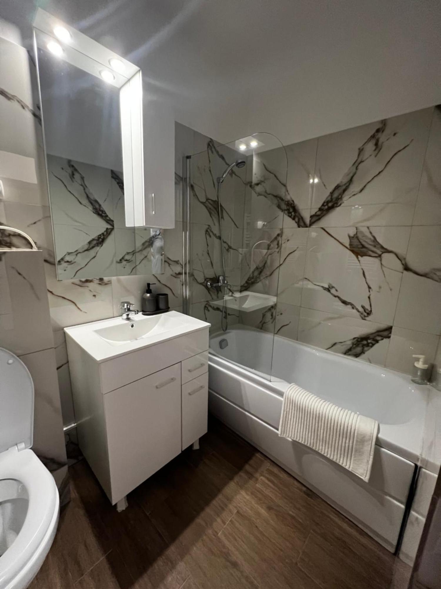 Central Studio Apartment Bucharest Exterior photo